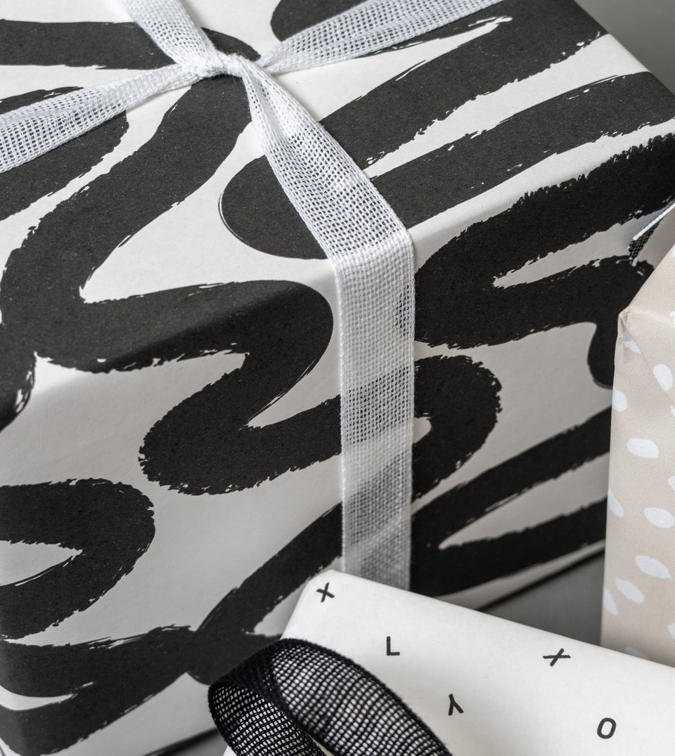 Squiggle wrapping paper (black, white)