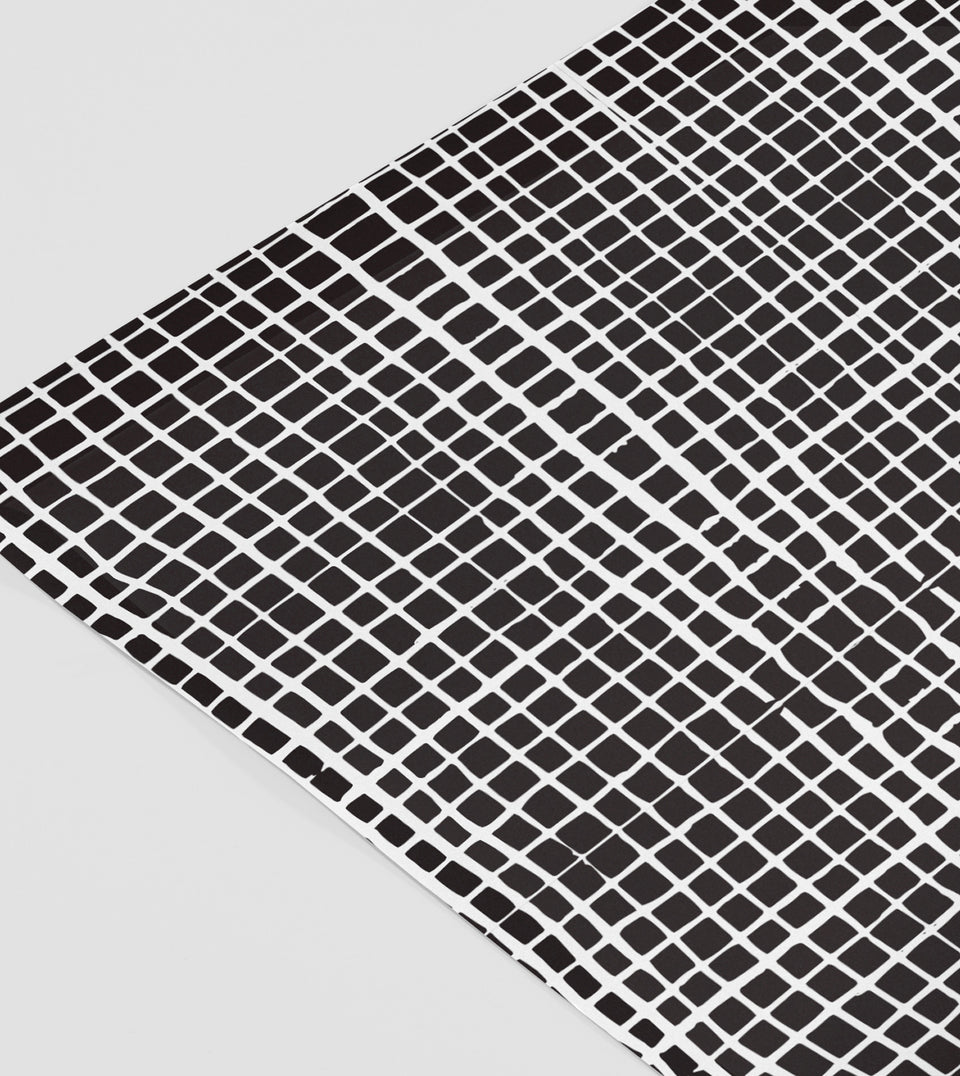 Grid wrap (black, white)